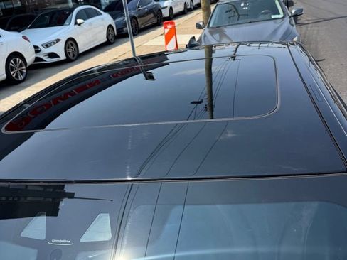 Used 2019 BMW 530e w/ Convenience Package RWD image 11