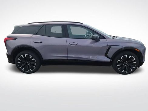 Used 2025 Chevrolet Blazer EV RS AWD/4WD image 2