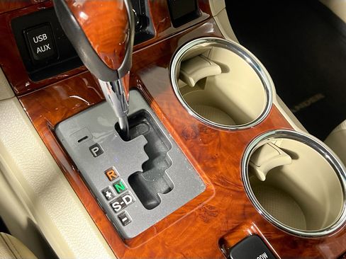 Used 2013 Toyota Highlander Limited image 25