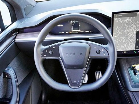 Used 2024 Tesla Model X AWD/4WD image 36