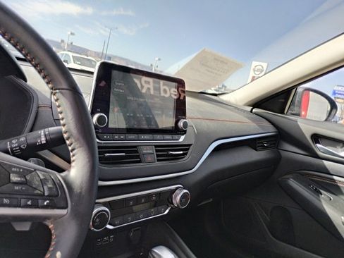 Used 2022 Nissan Altima 2.5 SR image 14