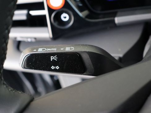 New 2025 Porsche Macan 4S Electric image 36