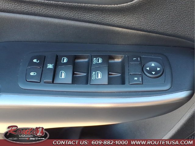 Used 2020 Jeep Cherokee Limited AWD/4WD image 22