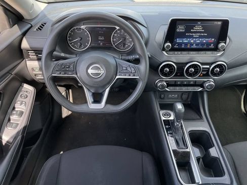 Used 2024 Nissan Sentra SV FWD image 11