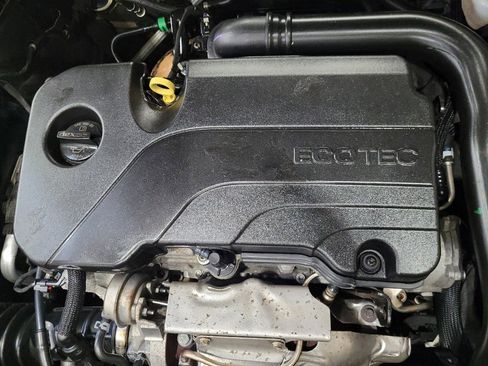 Used 2022 Chevrolet Malibu LS w/ Driver Confidence Package FWD image 30