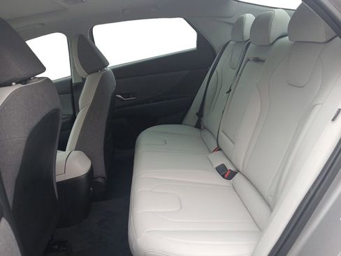 New 2025 Hyundai Elantra Limited FWD image 13
