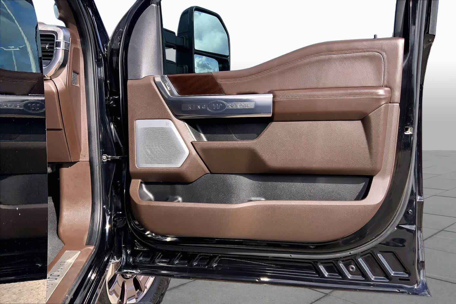 Used 2024 Ford F350 King Ranch w/ FX4 Off-Road Package AWD/4WD image 23