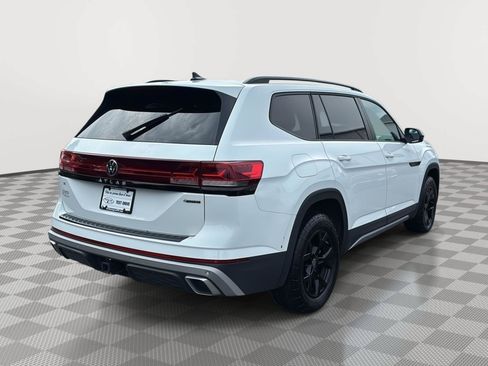Used 2024 Volkswagen Atlas Peak Edition SE AWD/4WD image 9