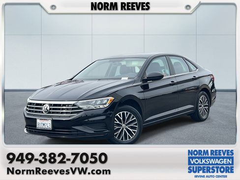 Used 2020 Volkswagen Jetta SE image 1