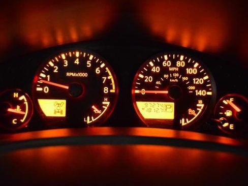 Used 2010 Nissan Frontier SE image 18