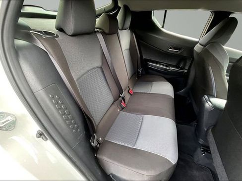 Used 2020 Toyota C-HR LE FWD image 22