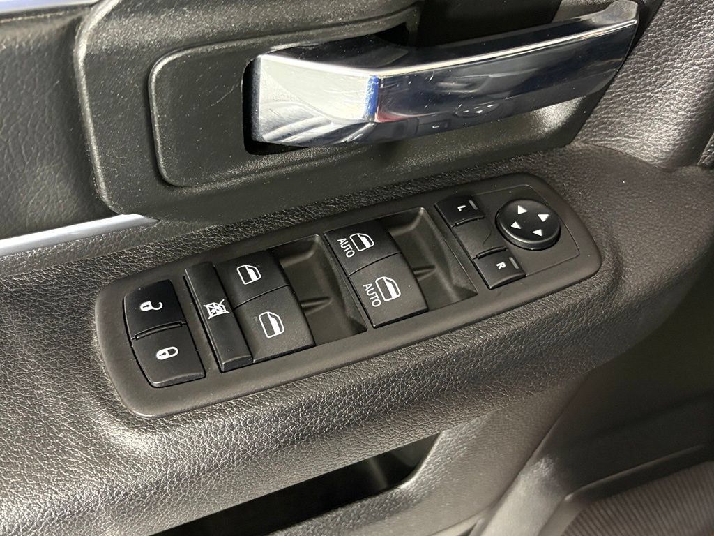 Used 2024 RAM 1500 Warlock AWD/4WD image 14