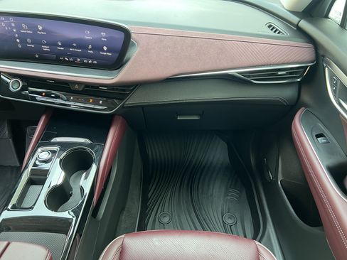 Used 2025 Buick Envision Sport Touring AWD/4WD image 35