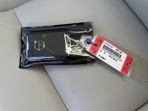 Used 2026 Volvo V60 B5 Cross Country Plus w/ Protection Package Premier AWD/4WD image 38