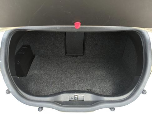 Used 2008 Volkswagen Beetle SE FWD image 13
