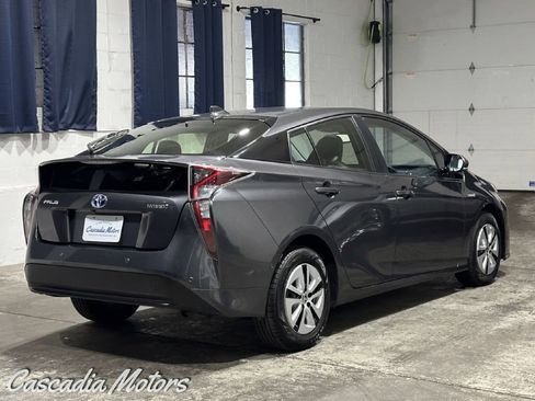 Used 2018 Toyota Prius Four w/ Advanced Technology Package FWD image 7