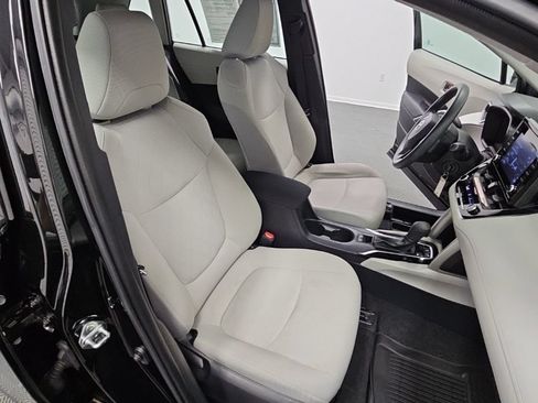 Used 2022 Toyota Corolla Cross L FWD image 36