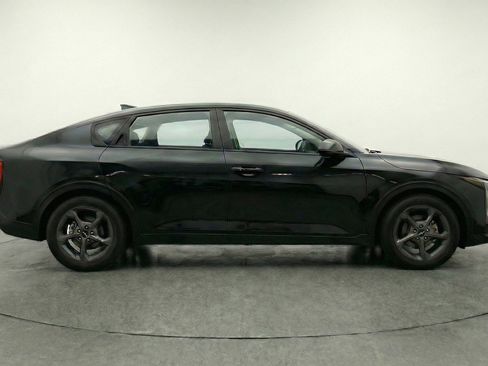 Used 2025 Kia K4 FWD image 11