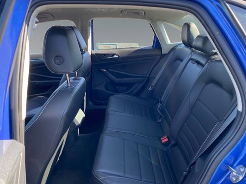 Used 2024 Volkswagen Jetta SE FWD image 13