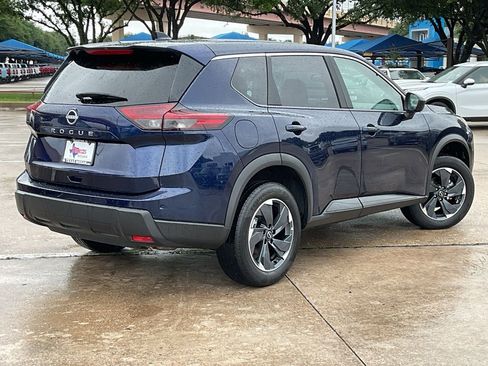 Used 2025 Nissan Rogue SV image 5