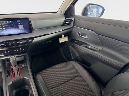 New 2026 Nissan Kicks SR FWD image 24