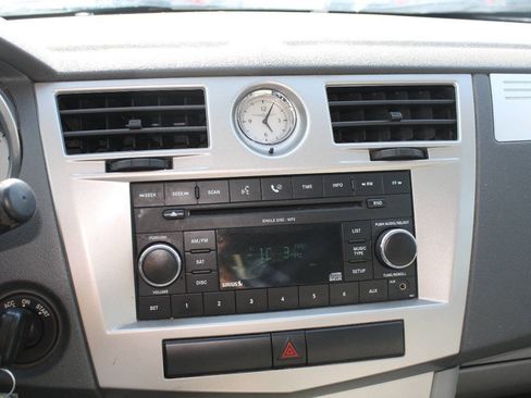 Used 2007 Chrysler Sebring Touring FWD image 9