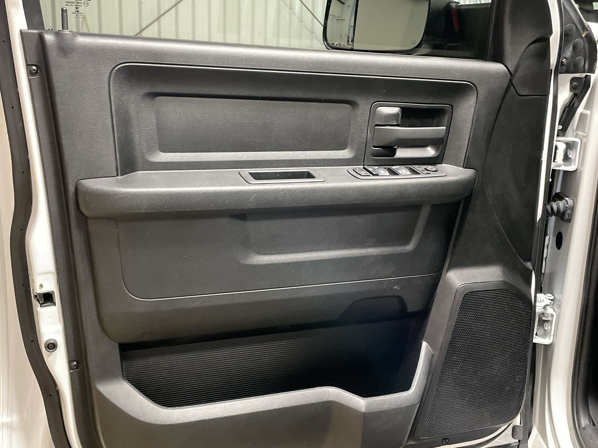 Used 2022 RAM 1500 Tradesman w/ Chrome Appearance Group AWD/4WD image 12