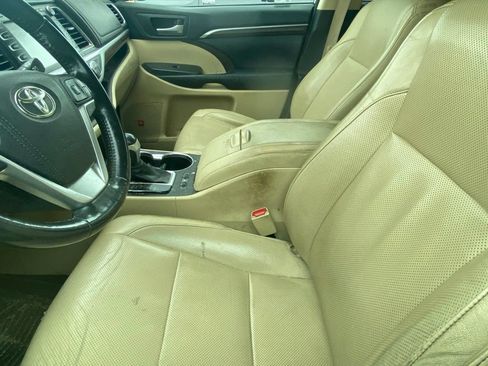 Used 2015 Toyota Highlander Limited w/ Driver Technology Package AWD/4WD image 7