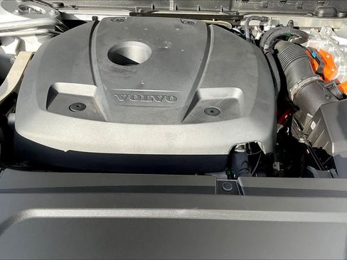 Used 2023 Volvo XC90 T8 Ultimate w/ Lounge Package image 13