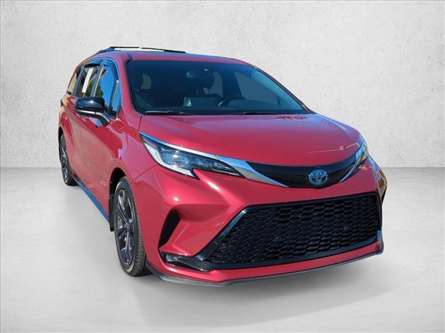 Certified 2024 Toyota Sienna XSE FWD image 3