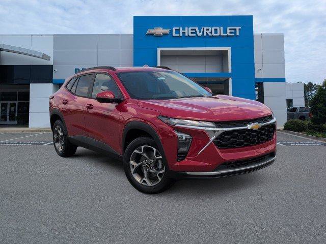 New 2026 Chevrolet Trax LT w/ Driver Confidence Package FWD image 3