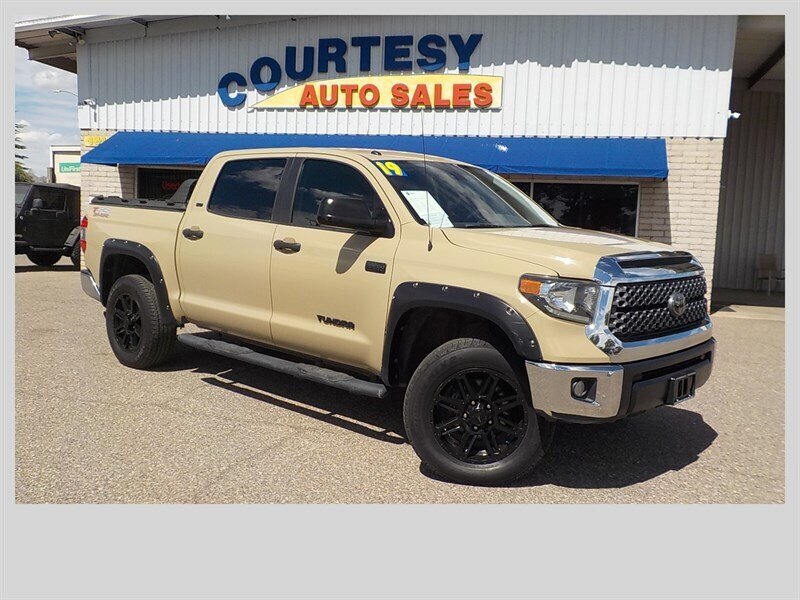 Used 2019 Toyota Tundra SR5 w/ SR5 Upgrade Package AWD/4WD image 13