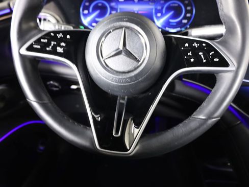 Used 2023 Mercedes-Benz EQS 580 4MATIC SUV w/ Exclusive Trim Package image 36
