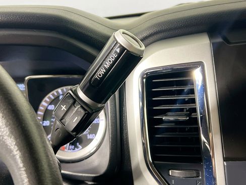 Used 2017 Nissan Titan SV RWD image 25