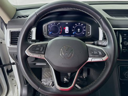 Certified 2023 Volkswagen Atlas SE w/ Panoramic Sunroof Package image 14