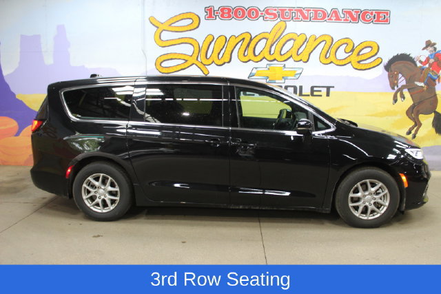 Used 2026 Chrysler Pacifica Select FWD image 1