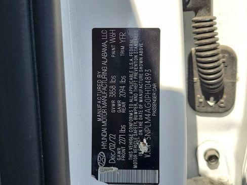 Used 2023 Hyundai Elantra SEL FWD image 31