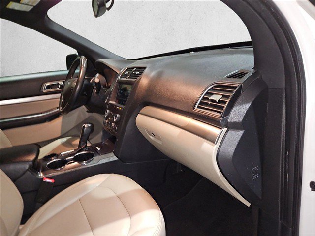 Used 2019 Ford Explorer XLT w/ Equipment Group 202A FWD image 17