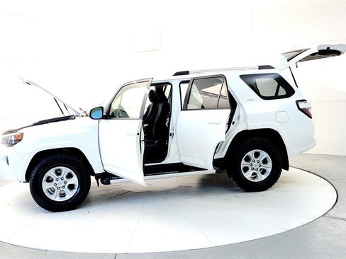 Certified 2022 Toyota 4Runner SR5 image 10
