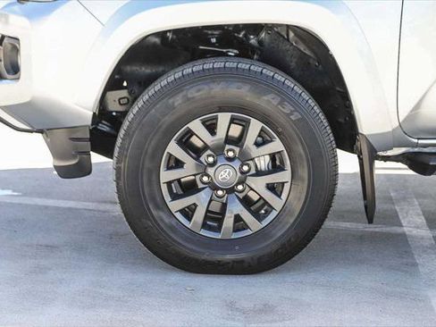 Certified 2022 Toyota Tacoma SR5 RWD image 10