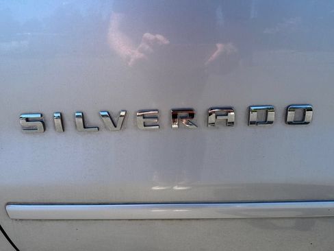 Used 2017 Chevrolet Silverado 1500 LT AWD/4WD image 35
