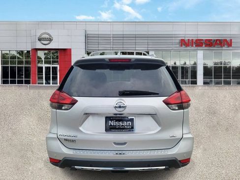 Certified 2019 Nissan Rogue SL w/ Premium Package FWD image 3