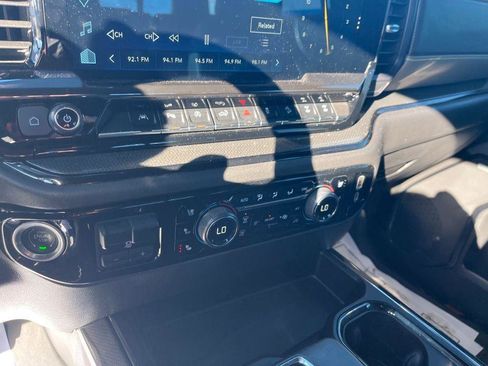 Used 2024 Chevrolet Silverado 1500 ZR2 image 15
