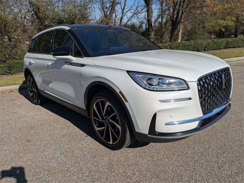 Used 2023 Lincoln Corsair Reserve w/ Equipment Group 201A image 8