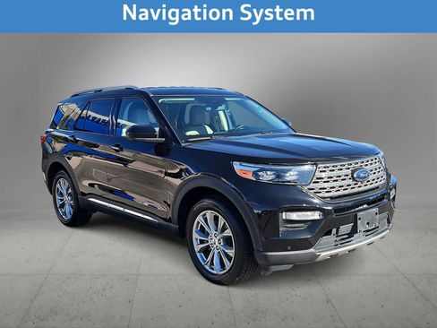 Used 2024 Ford Explorer Limited image 3