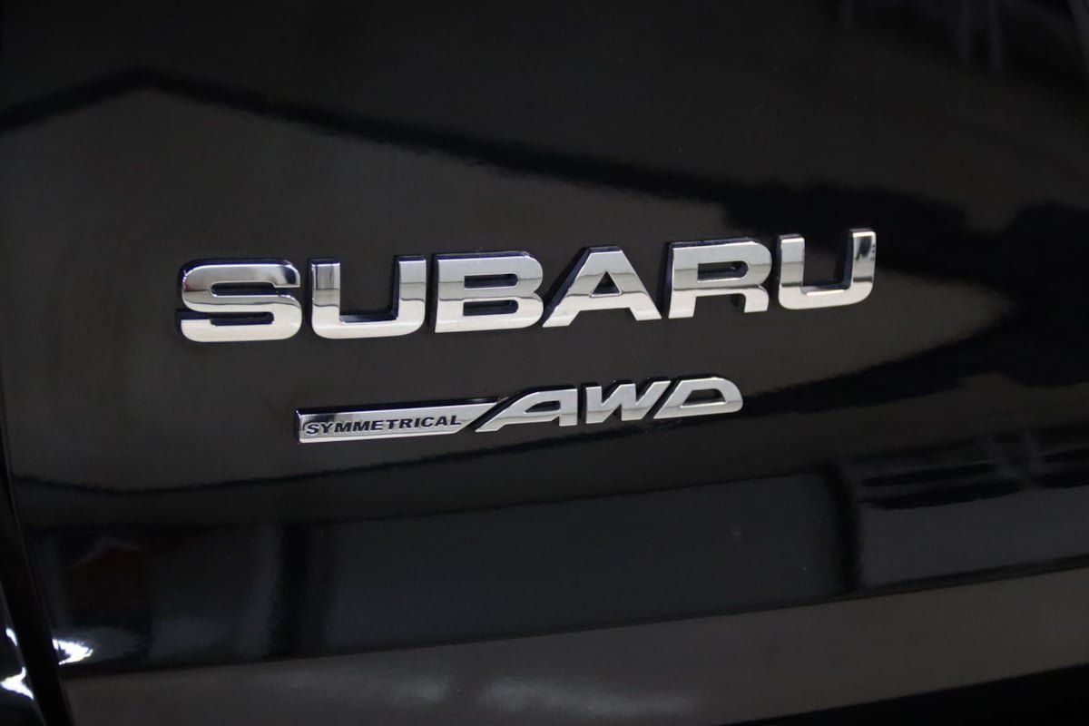 Used 2023 Subaru Ascent Limited w/ Technology Package AWD/4WD image 10