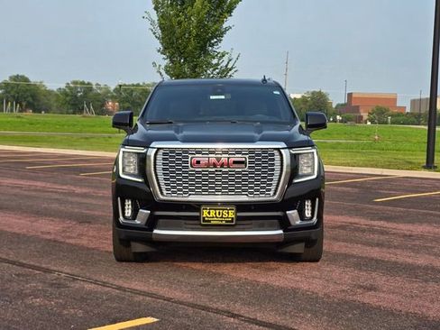 Used 2022 GMC Yukon XL Denali image 35