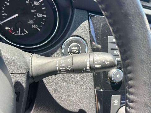 Used 2021 Nissan Rogue Sport SV AWD/4WD image 25