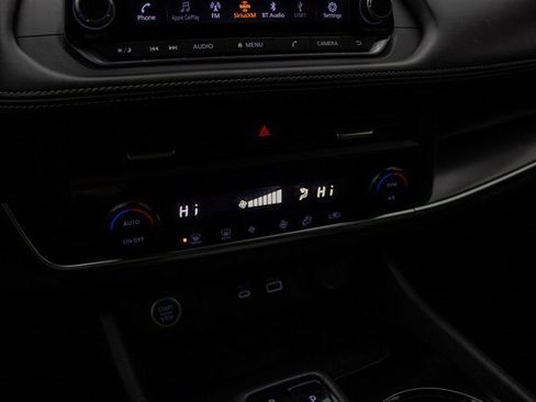 Used 2023 Nissan Rogue SV image 33