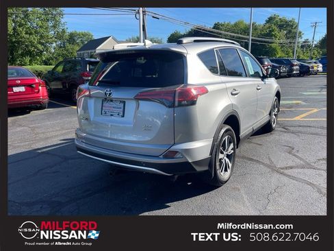 Used 2016 Toyota RAV4 XLE AWD/4WD image 5